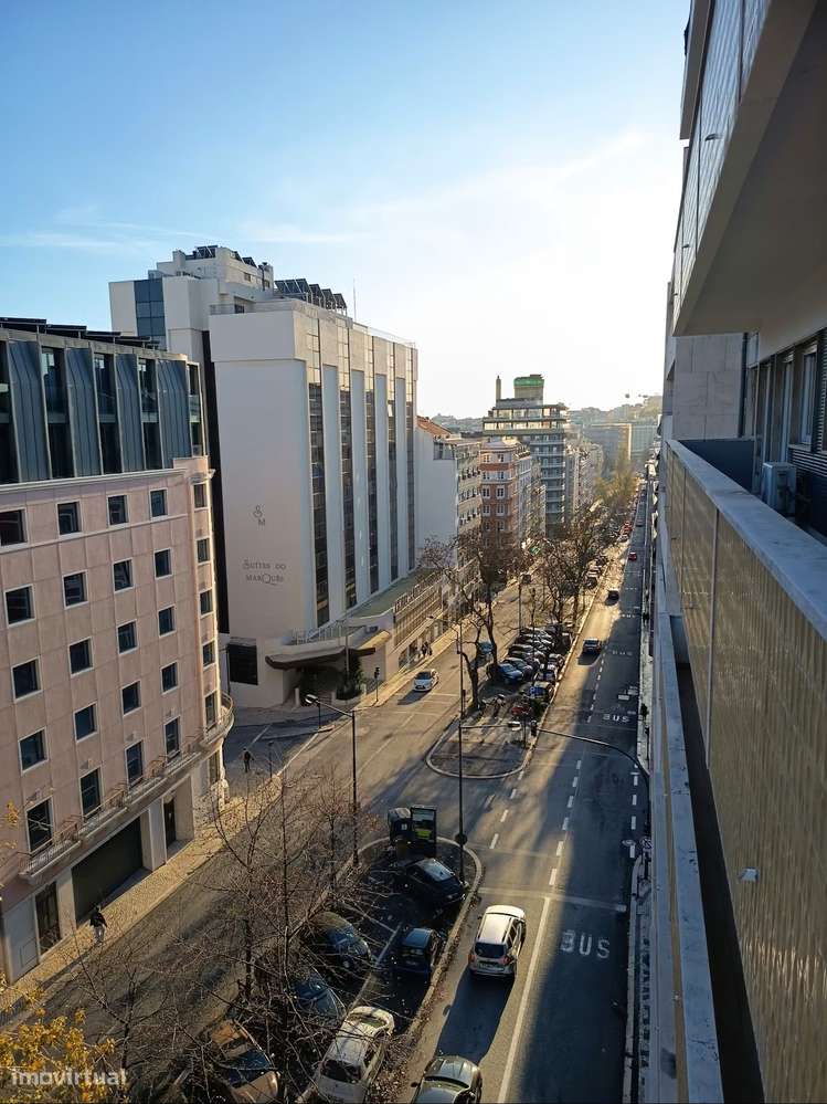 Quarto com varanda - Marquês Pombal - Grande imagem: 5/15