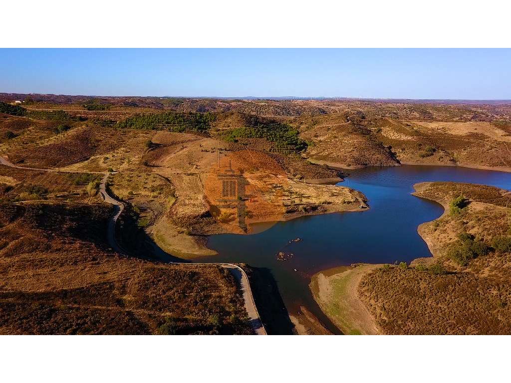 TERRENO COM 100.060 M2 - POSSIBILIDADE DE CONSTRUÇÃO - HABITAÇÃO E/... - Grande imagem: 4/35