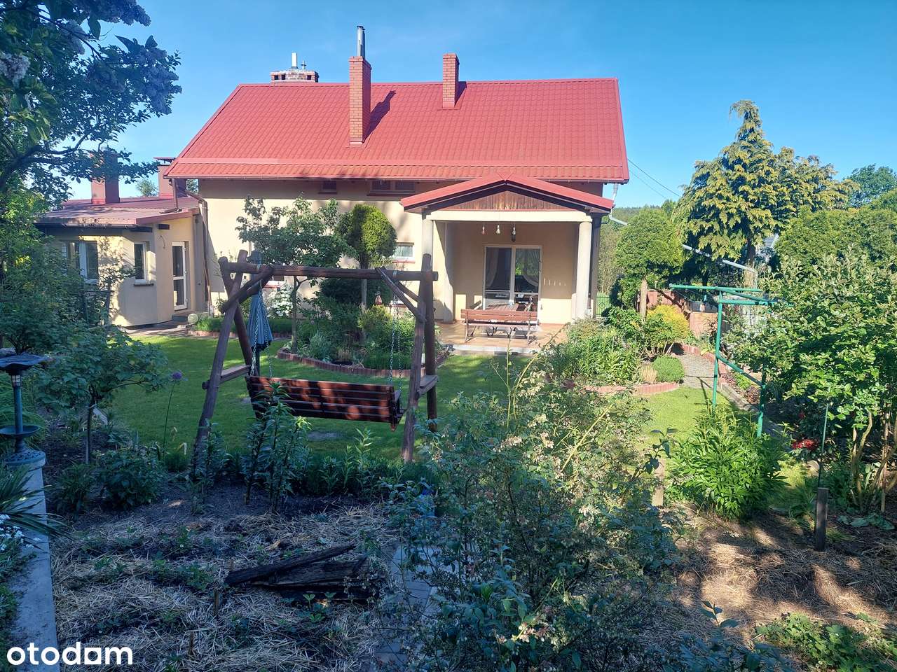 Przestronny dom z garażem i ogrodem w mieście - Pełny obrazek: 2/20