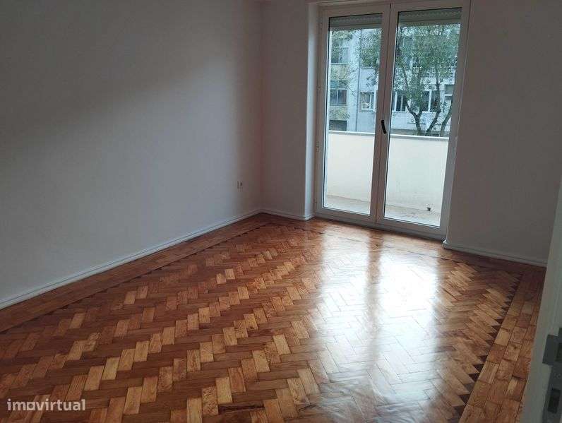 T2 Remodelado Centro Amadora - Grande imagem: 4/9