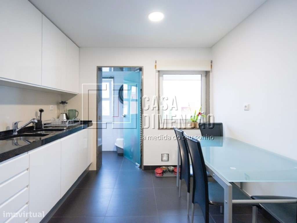 Apartamento de tipologia T2 na Serra de Carnaxide, como NOVO!!-23