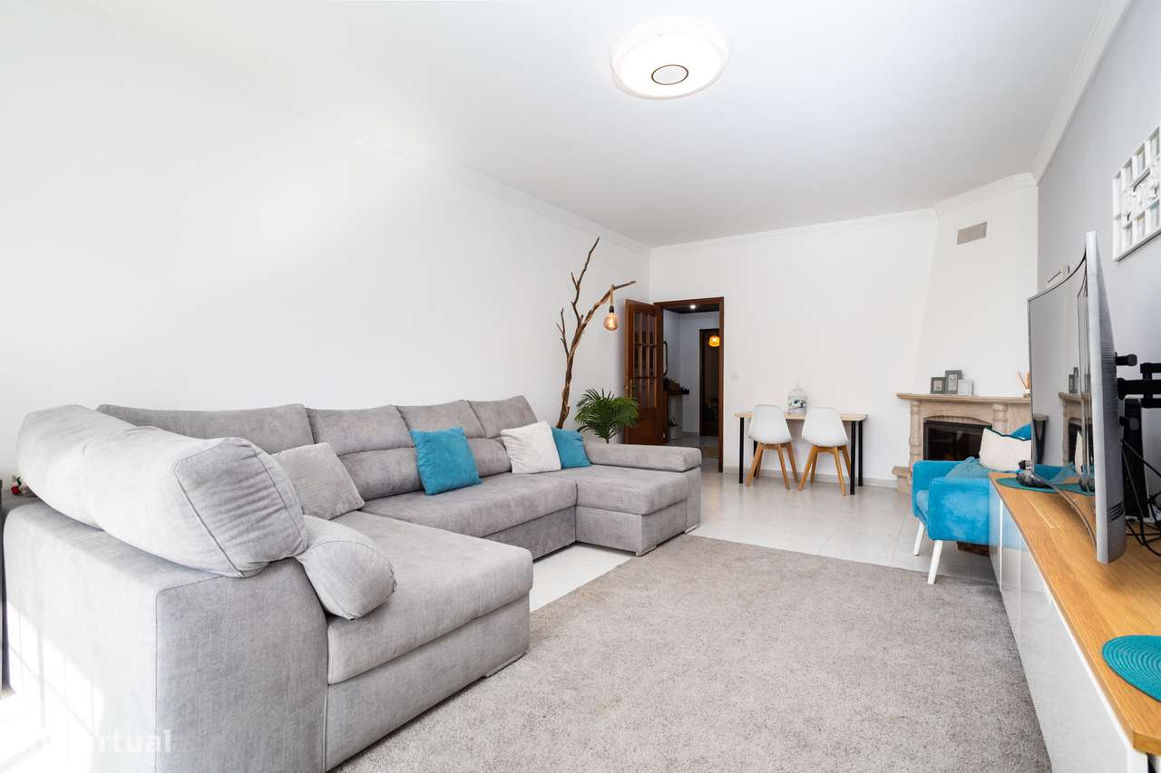 Apartamento T2 em Fernão Ferro: O Refúgio Perfeito para a Sua Família-5