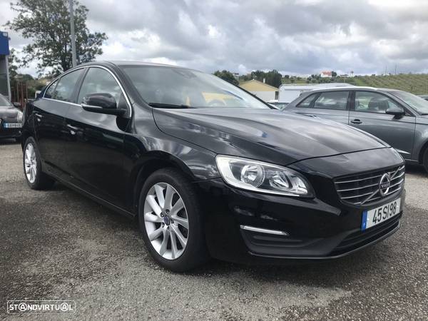 Volvo S60 2.0 D3 Momentum Geartronic - 4