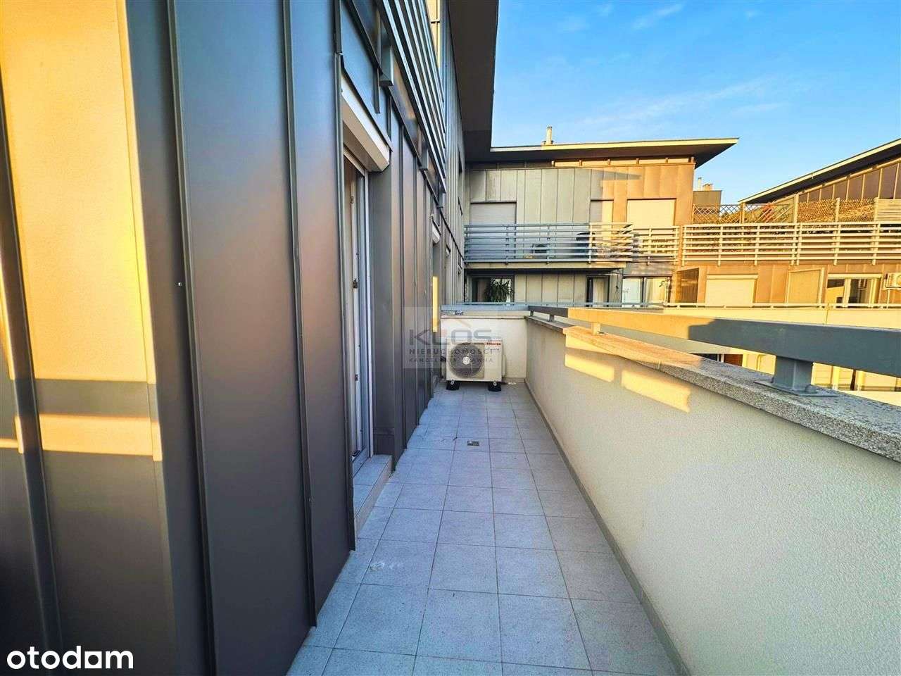 Nowoczesne 2 pokoje z dużym balkonem-7