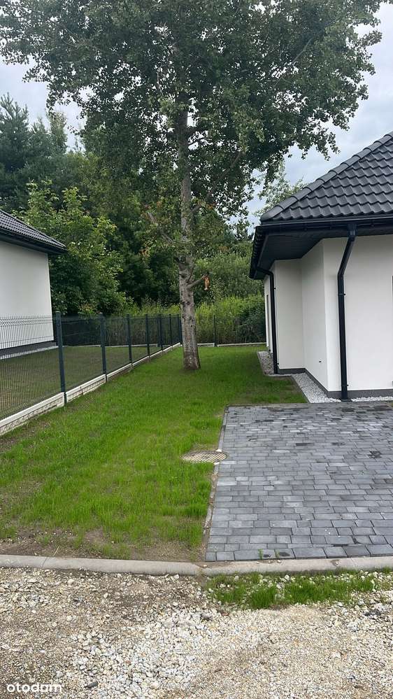 Miejsce o wyjątkowym krajobrazie w otoczeniu zieleni.-13