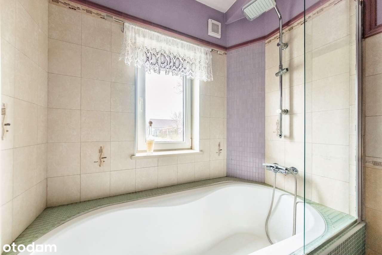 Wprowadź się od razu – dom z klimatem i dużą działką-9