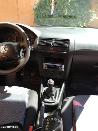 Volkswagen Golf 1.6 Comfortline - 8