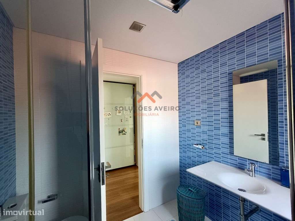 Moradia Contemporânea de Luxo com jardins tropicais e Design Exclus...-31