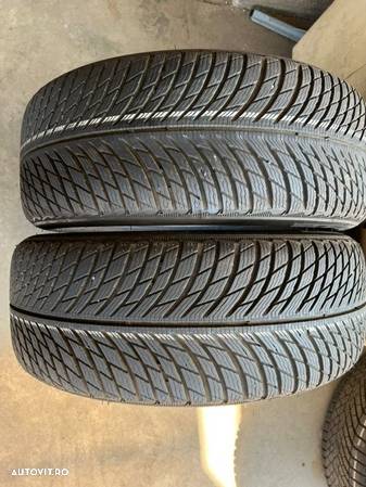 vând 2 anvelope 215/50/18 Michelin de iarnă ca noi - 1