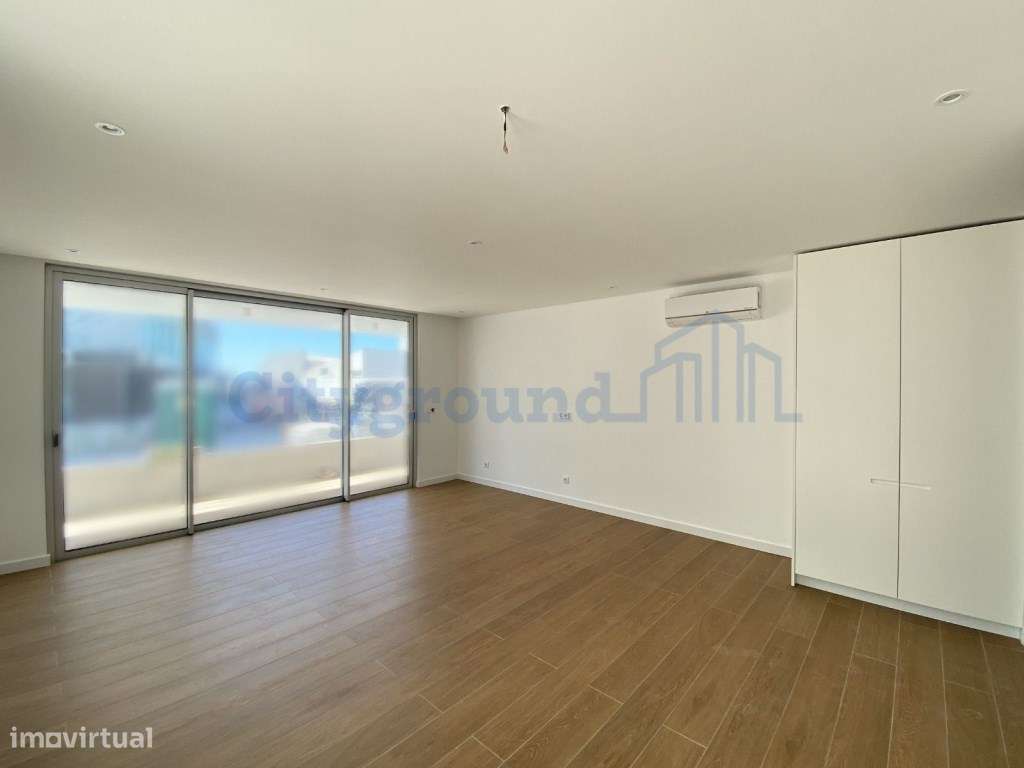 Apartamento T3 em condomínio de luxo em frente à praia - Grande imagem: 3/27