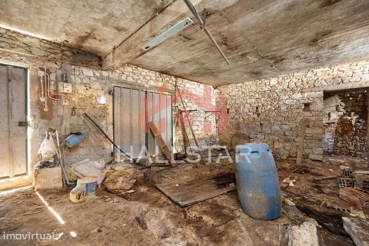 Terreno com 654,70m2 / Adega e Poço / Torre - Grande imagem: 4/52