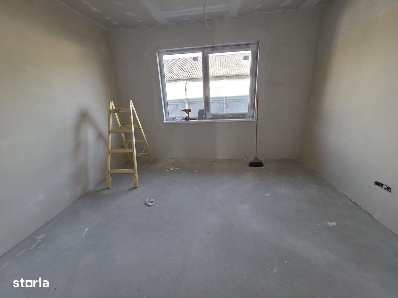 2 case tip parter, 4 camere, 2 bai, 5 arii teren, la cheie + gard-4