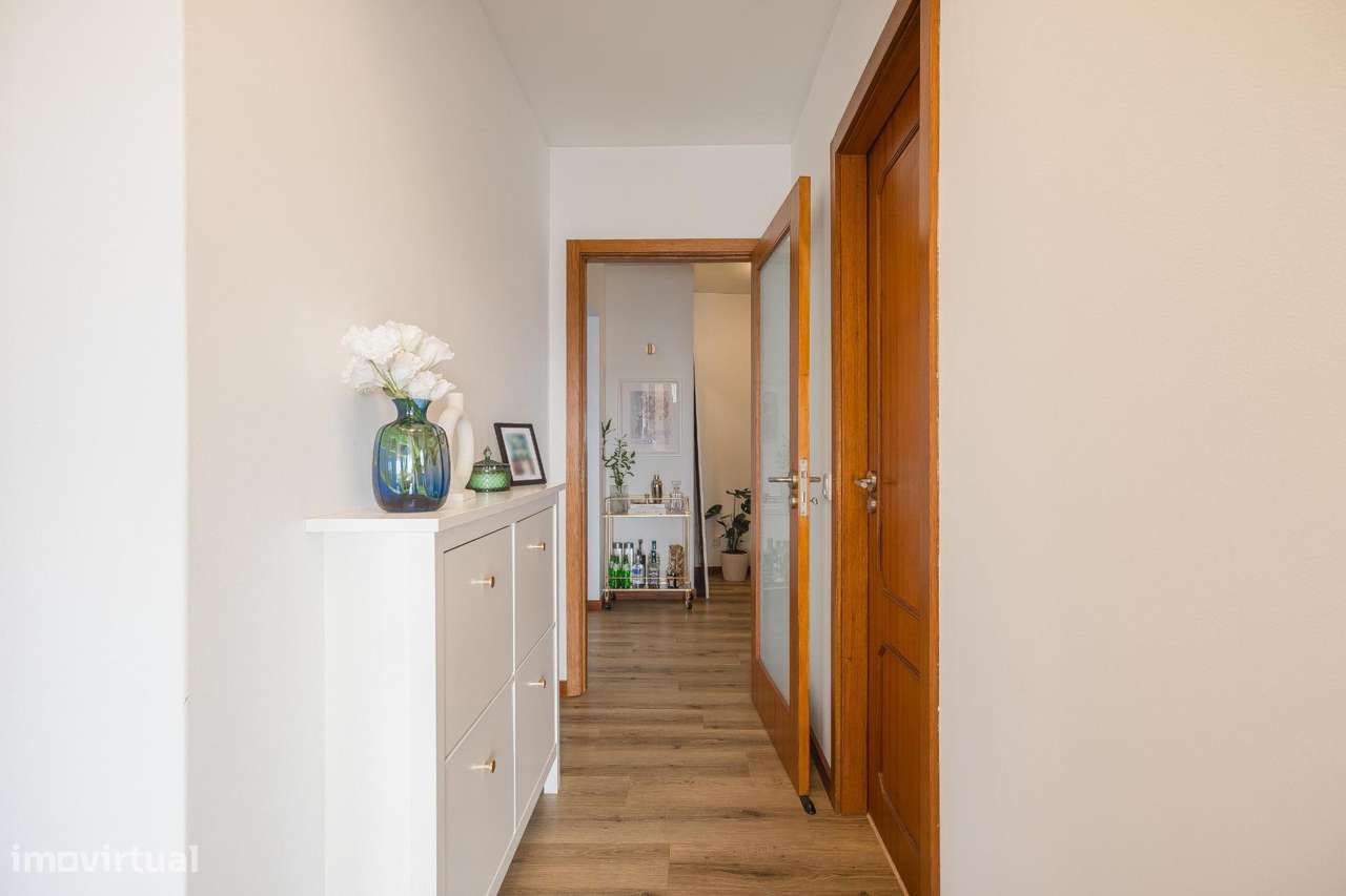 Apartamento T3 Totalmente Renovado em Gueifães – Excelente...-25