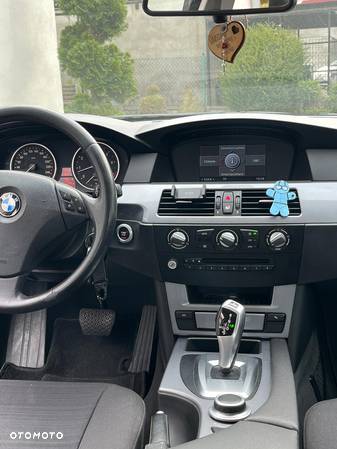 BMW Seria 5 525i Touring - 7