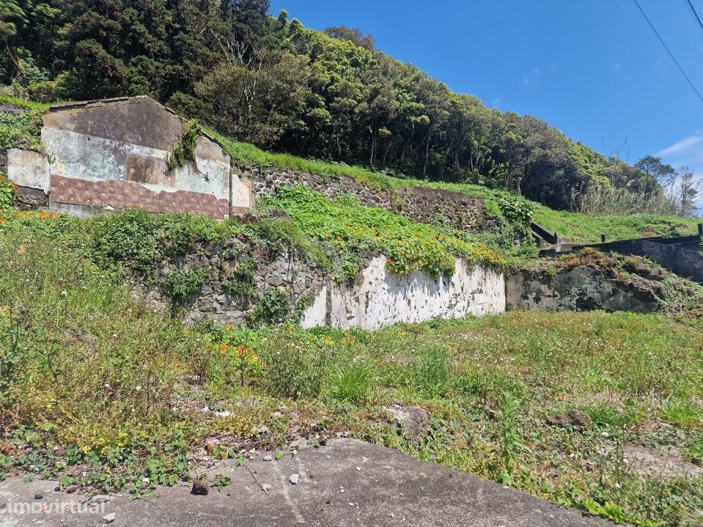 Terreno Urbano com Moradia em Ruína para Construção na Freguesia da... - Grande imagem: 1/10