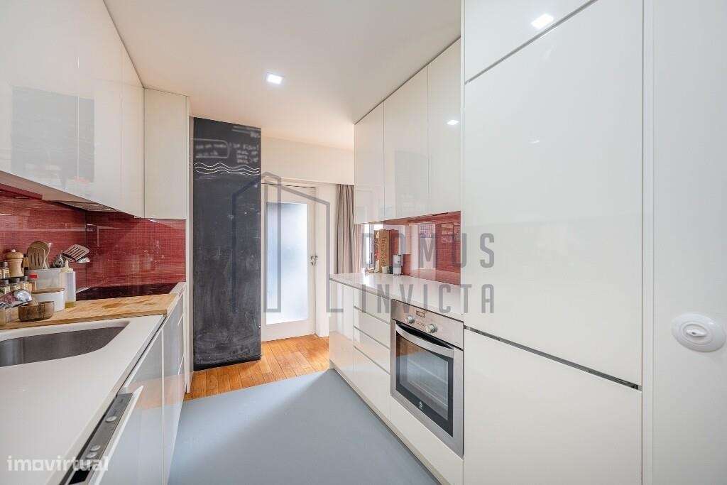 T2 remodelado com duas varandas e lugar de garagem | Zona da Boavista-11