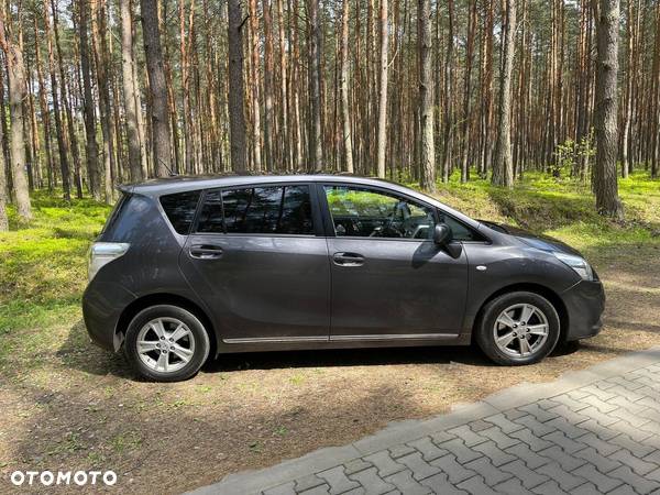 Toyota Verso 1.6 Premium - 3