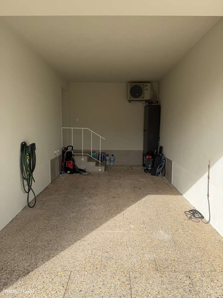 Moradia T3 renovada a 200 m do mar|Condomínio fechado Vigias da Arriba-22