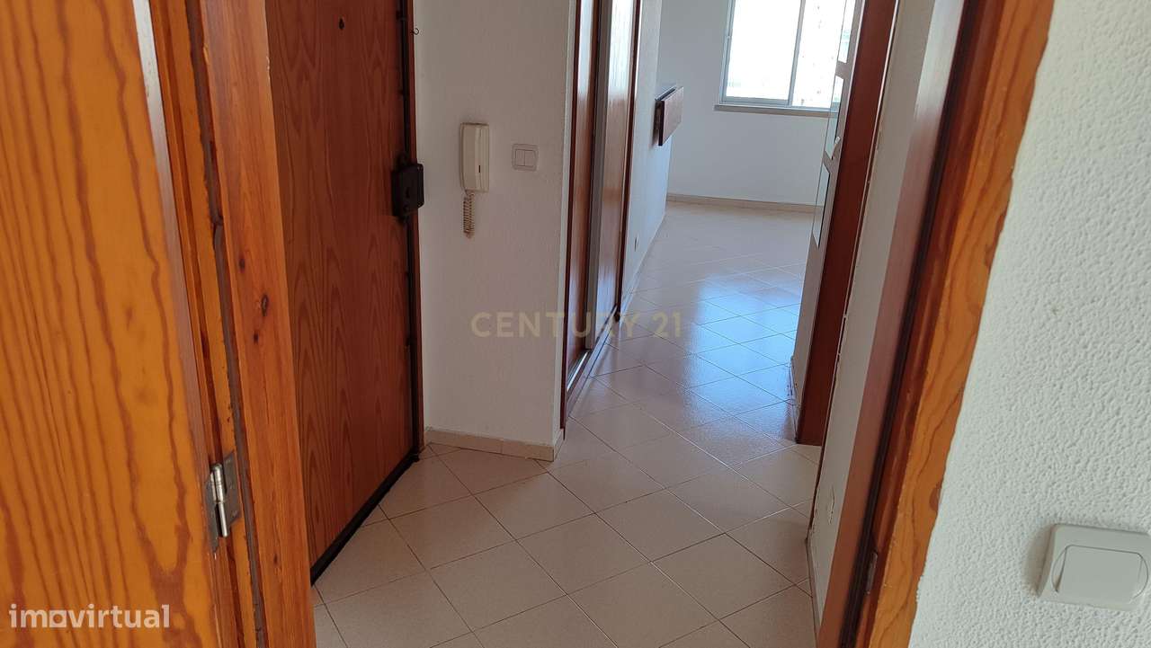 Apartamento T1 com muita luz natural, no centro da Damaia, Amadora. Pa - Grande imagem: 4/21