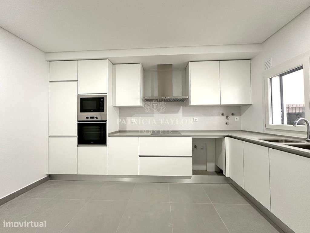 Moradia geminada T3 à venda em Fernão Ferro - Grande imagem: 2/20