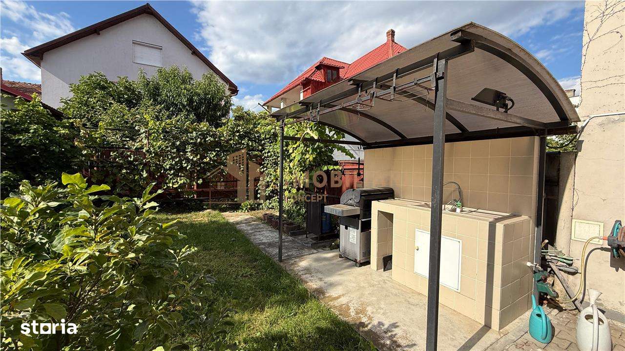 Casa de vanzare, ideala pentru locuinta si birouri, zona Parcul Regina - Imagine principală: 5/16