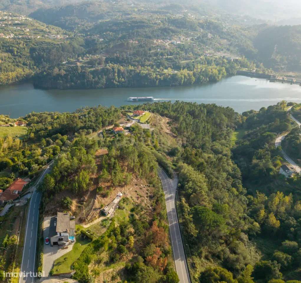Moradia V4 com Vista Rio e Terreno em Paços de Gaiolo-28