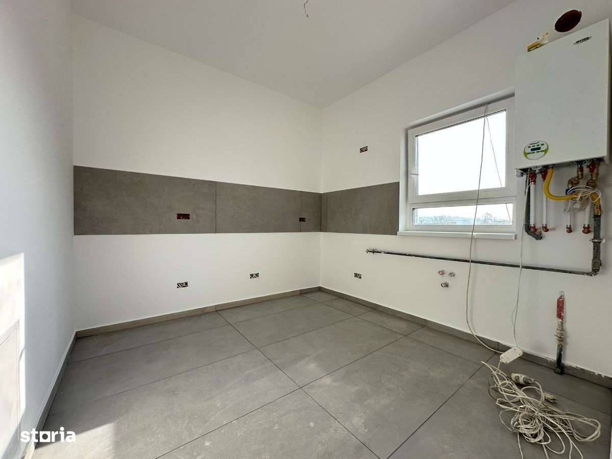 Casa 3 camere D 2 bai Teren 324mp zona Bucium Visan-8