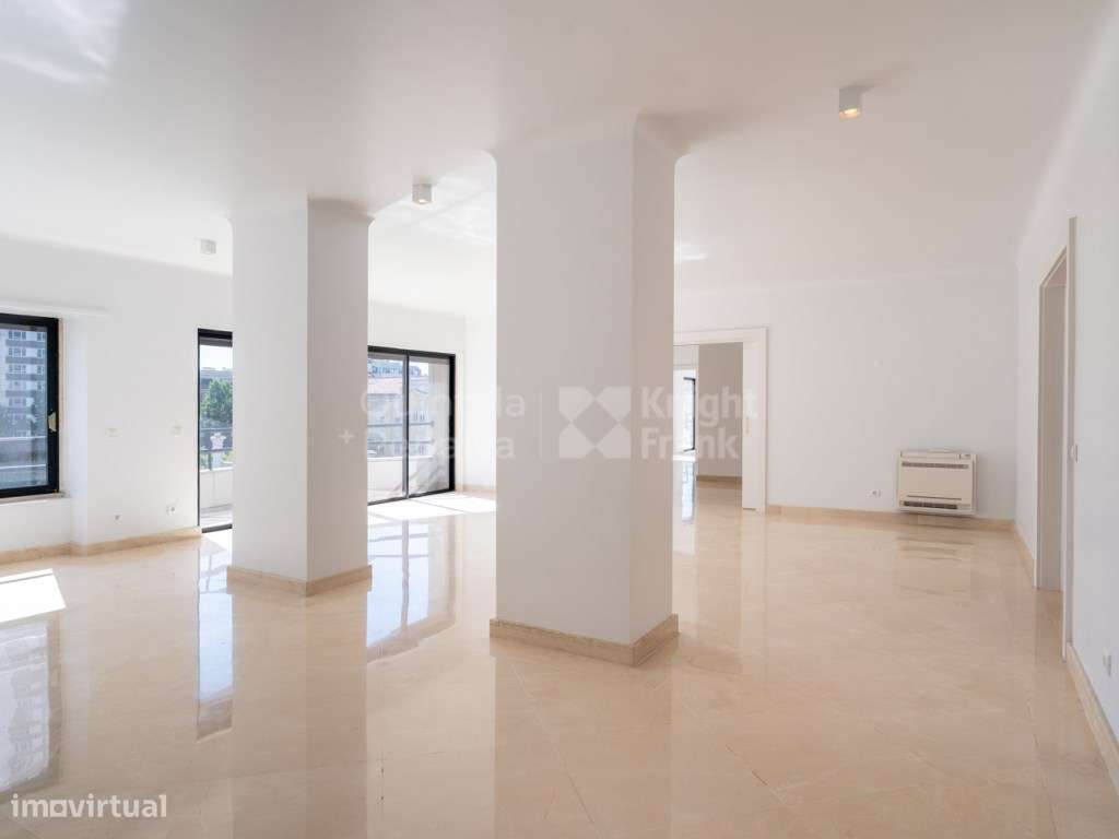 Apartamento T4+1 para arrendar sem móveis nas Avenidas Novas - Grande imagem: 3/30