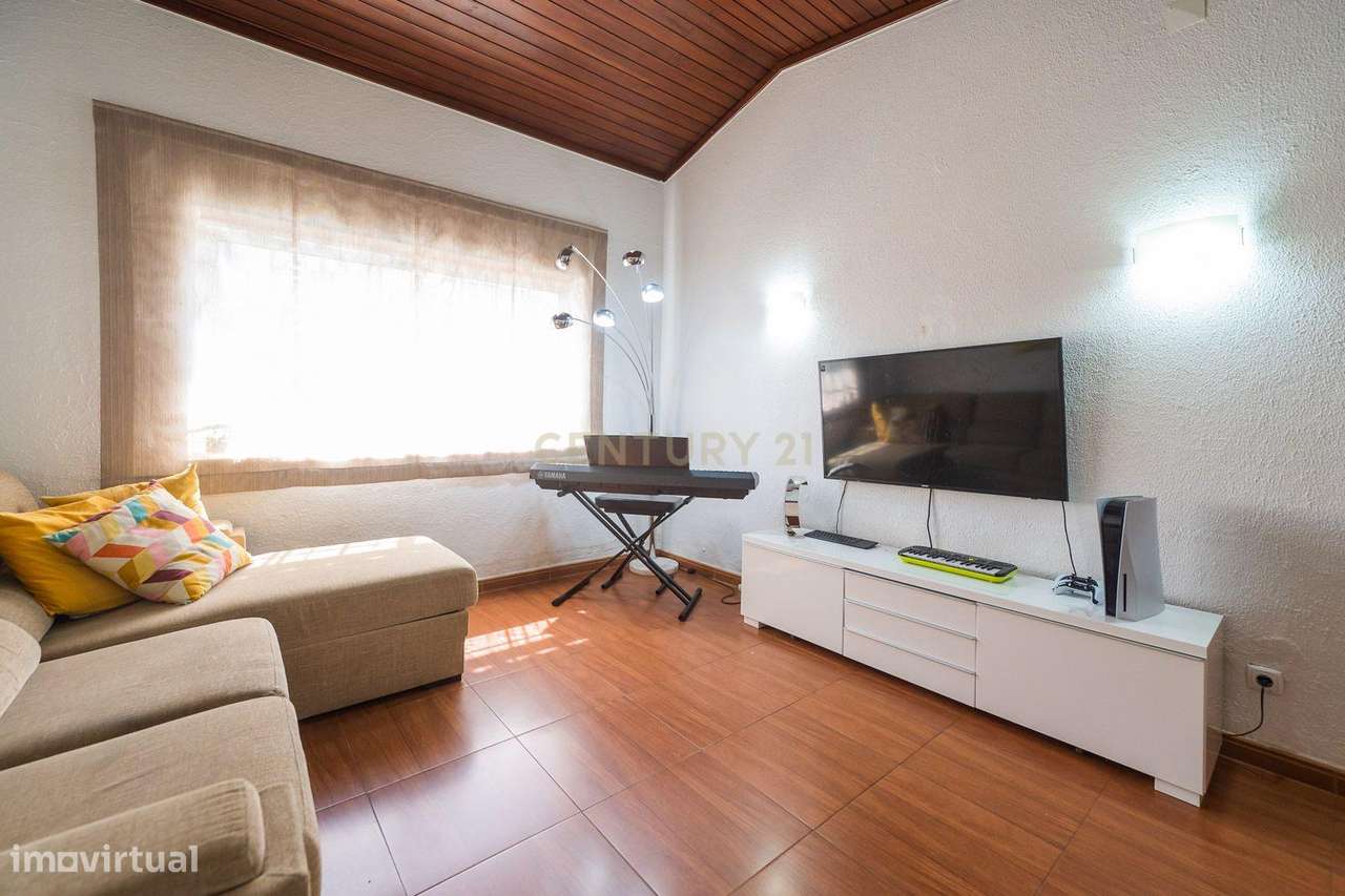 Moradia T4 com piscina-20