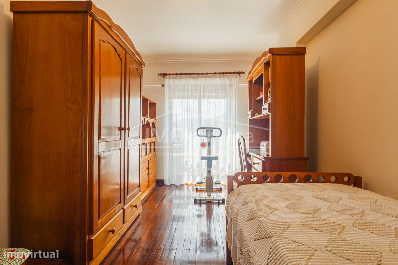 Apartamento T2 C/ Parqueamento Queluz-11