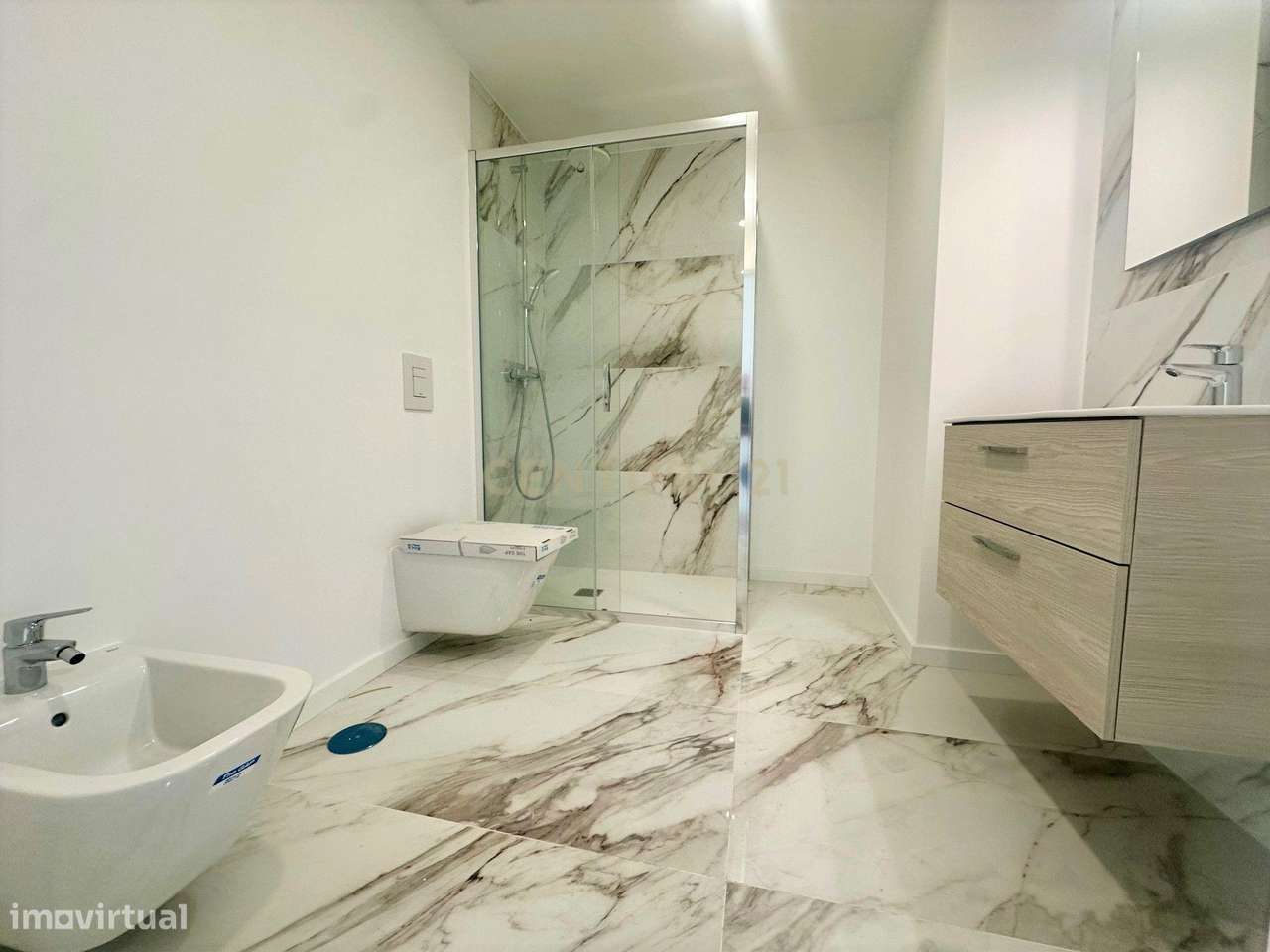 T3 Tires - 3 parqueamentos e arrecadação-20