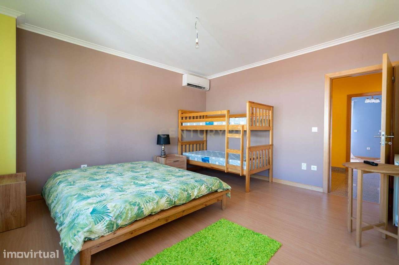 Moradia T3 - C/ espaço exterior e piscina-48