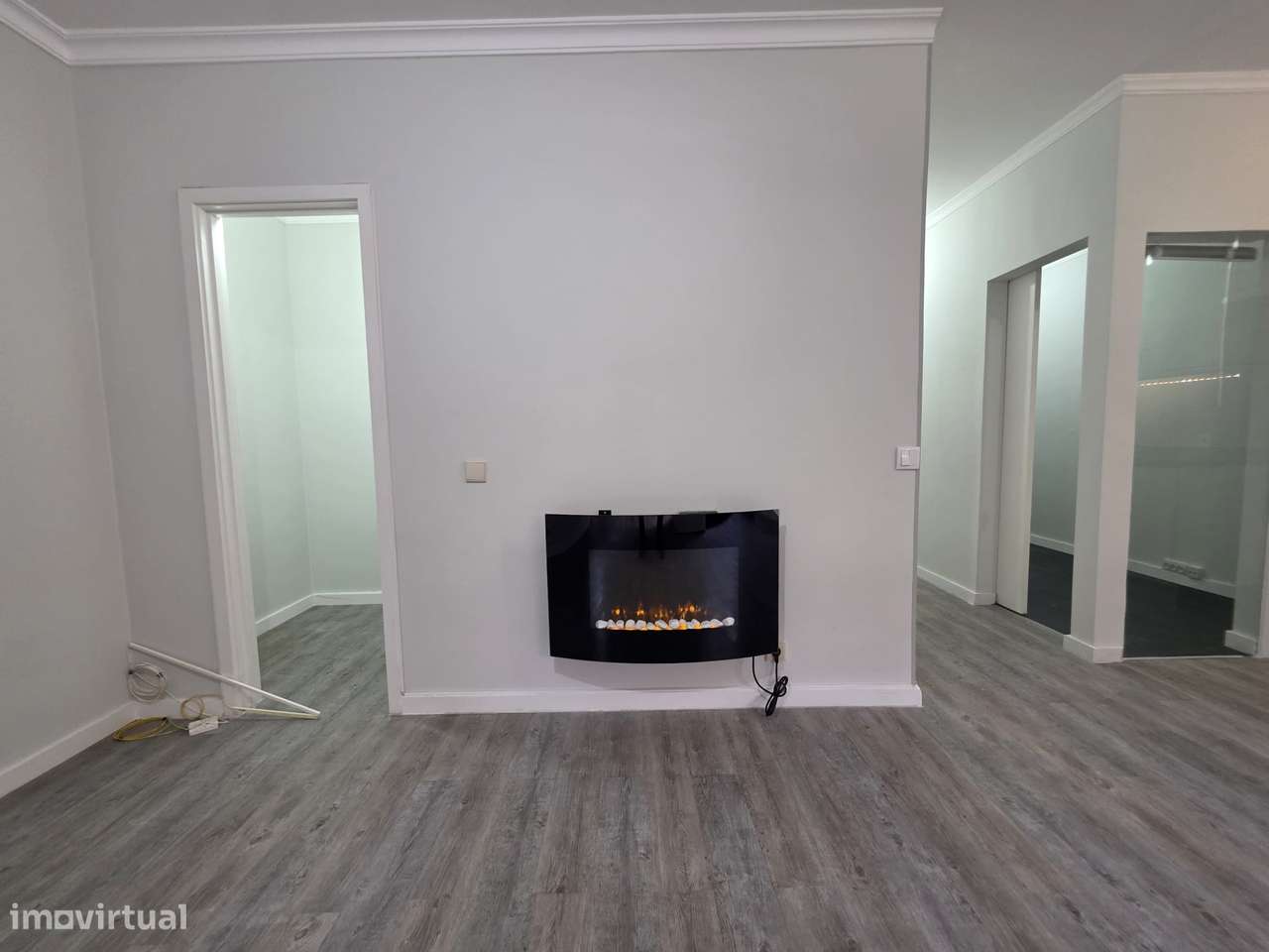 Apartamento T1 com segurança e ótima localização-6