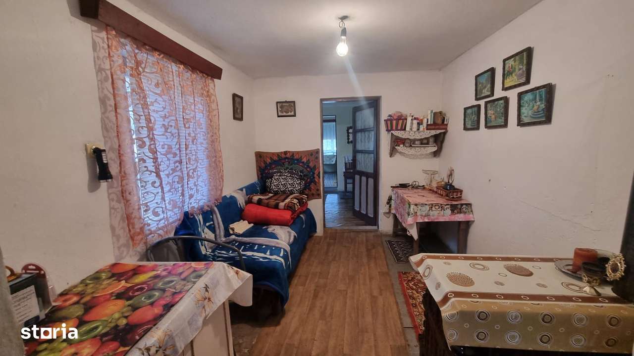 Casa modesta cu teren generos, zona Magura,-3