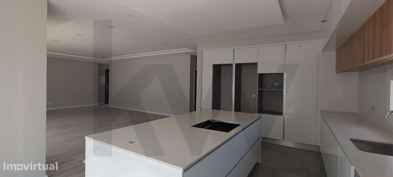 Moradia térrea geminada T4 com piscina e garagem,  em fase final de co - Grande imagem: 5/36