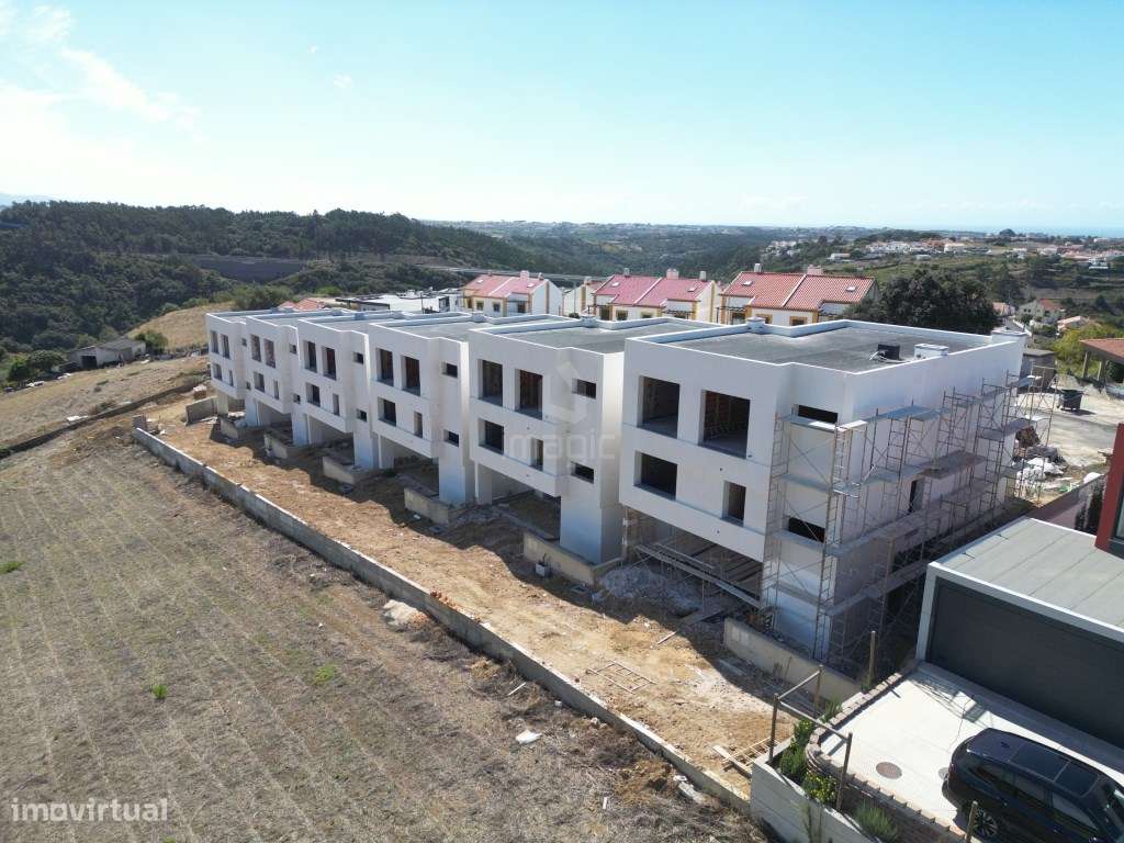 Moradia T4 nova com piscina e de Design moderno, em Mafra.-42