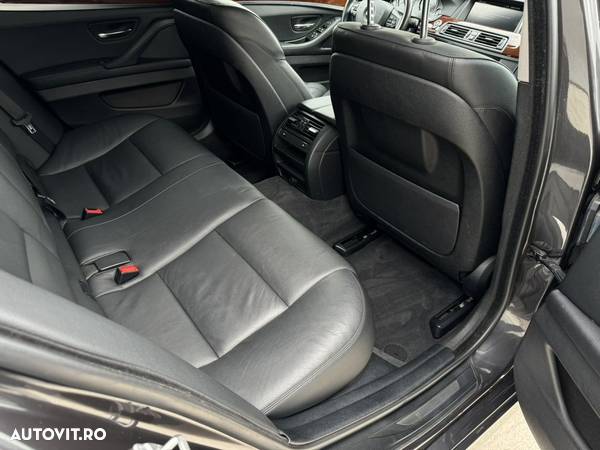 BMW Seria 5 520d Touring Aut. Luxury Line - 40