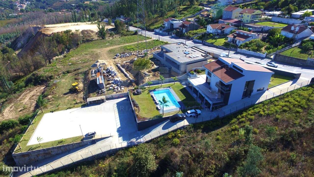 Moradia de sonho \ Piscina \ Jacuzzi \ 5 suites \ 3270m2 - Grande imagem: 4/60