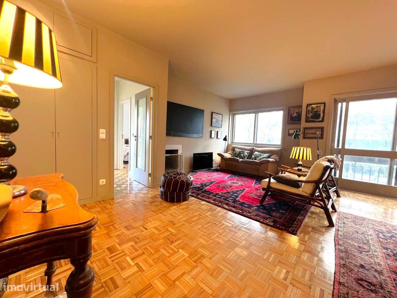 T2 c/ varanda e vista parcial mar na Foz - Grande imagem: 4/19