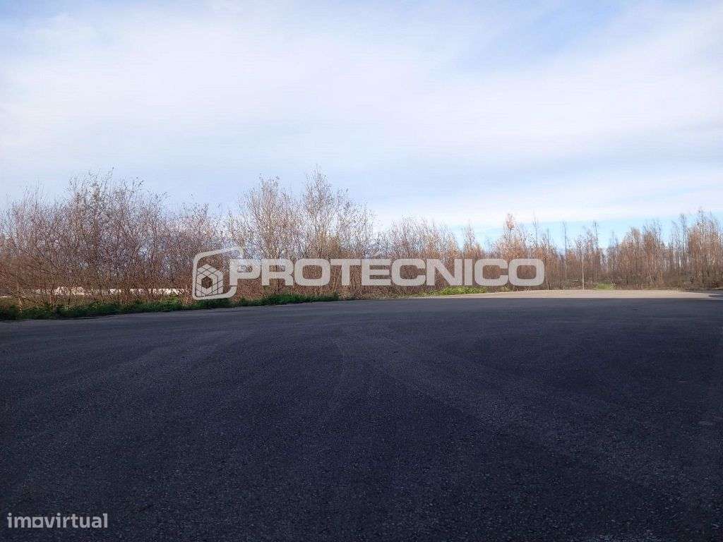 Edifício de Escritórios com frente para a EN1 - Grande imagem: 4/4