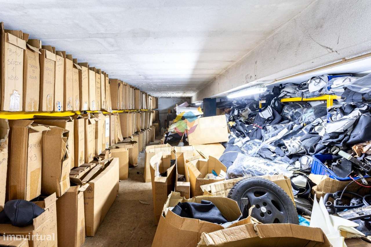 Armazém na Zona Industrial de São João de Vêr-27