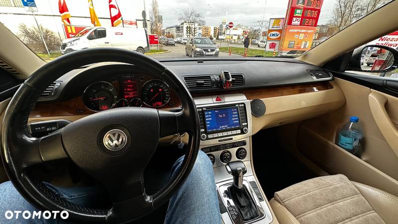 Volkswagen Passat 2.0 TDI Highline DSG - 25