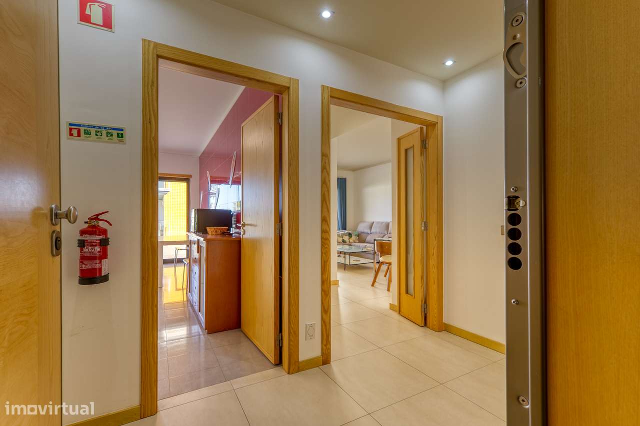 Apartamento T2, piscina e lugar de estacionamento - S Martinho Porto-10