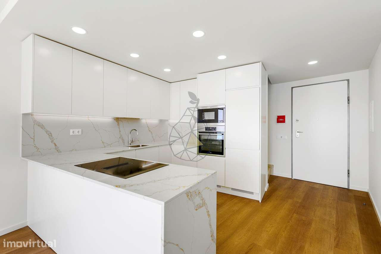 Apartamento T2 Duplex com 2 lugares de estacionamento em Alvor-29