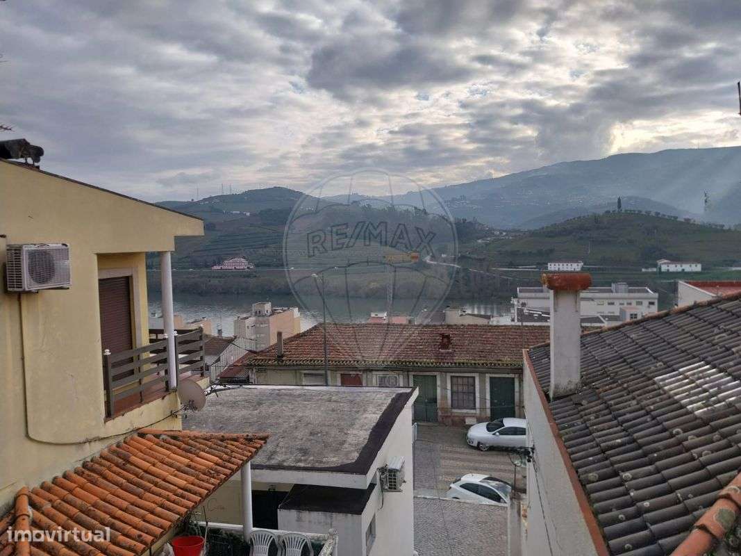 Moradia T4 para venda - Grande imagem: 1/10