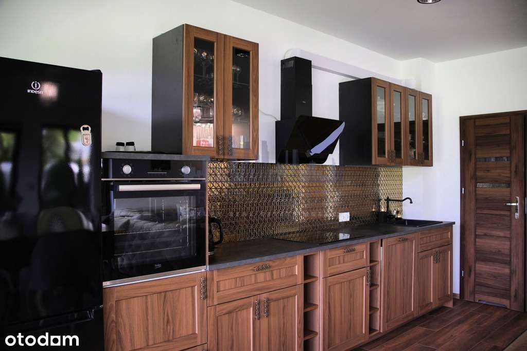 Willa z tarasem i panoramą jeziora - Pełny obrazek: 5/18