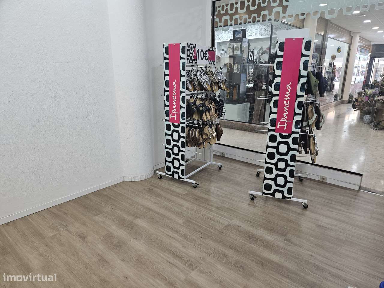 Loja no RC do Centro Comercial da Parede - Grande imagem: 3/4