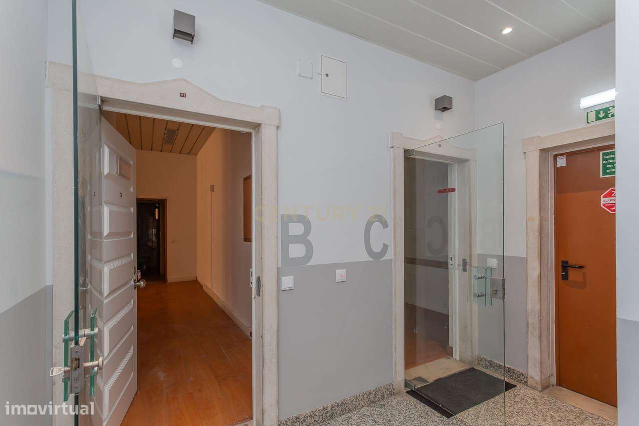 Edifício de escritórios para arrendar, com garagem,  junto ao Metro - Grande imagem: 4/31