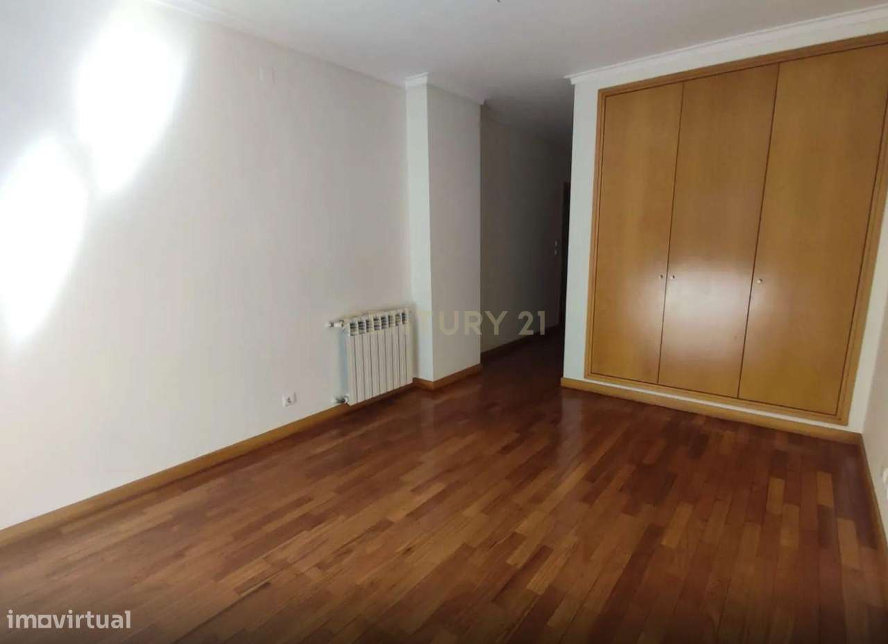 Apartamento para Arrendamento 3 Quartos - Grande imagem: 4/18