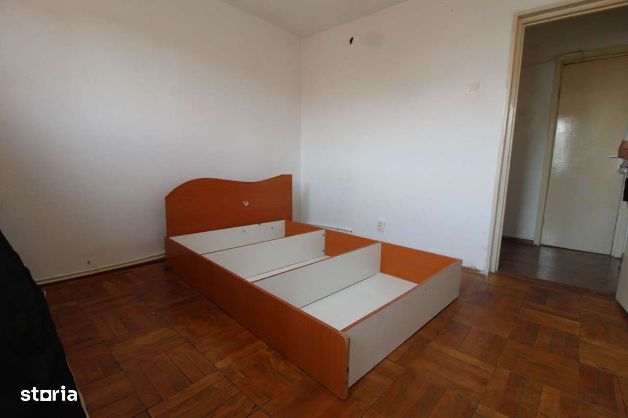 Apartament 3 camere,  66 mp, aleea Teilor-2